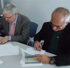 L'acte de signatura del conveni L'acte de signatura del conveni