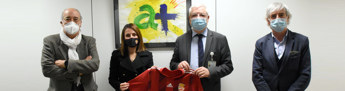 La Fundació Althaia i el Centre d’Esports Manresa signen un conveni de col·laboració perquè el CIMETIR vetlli per la salut dels jugadors del primer equip La Fundació Althaia i el Centre d’Esports Manresa signen un conveni de col·laboració perquè el CIMETIR vetlli per la salut dels jugadors del primer equip