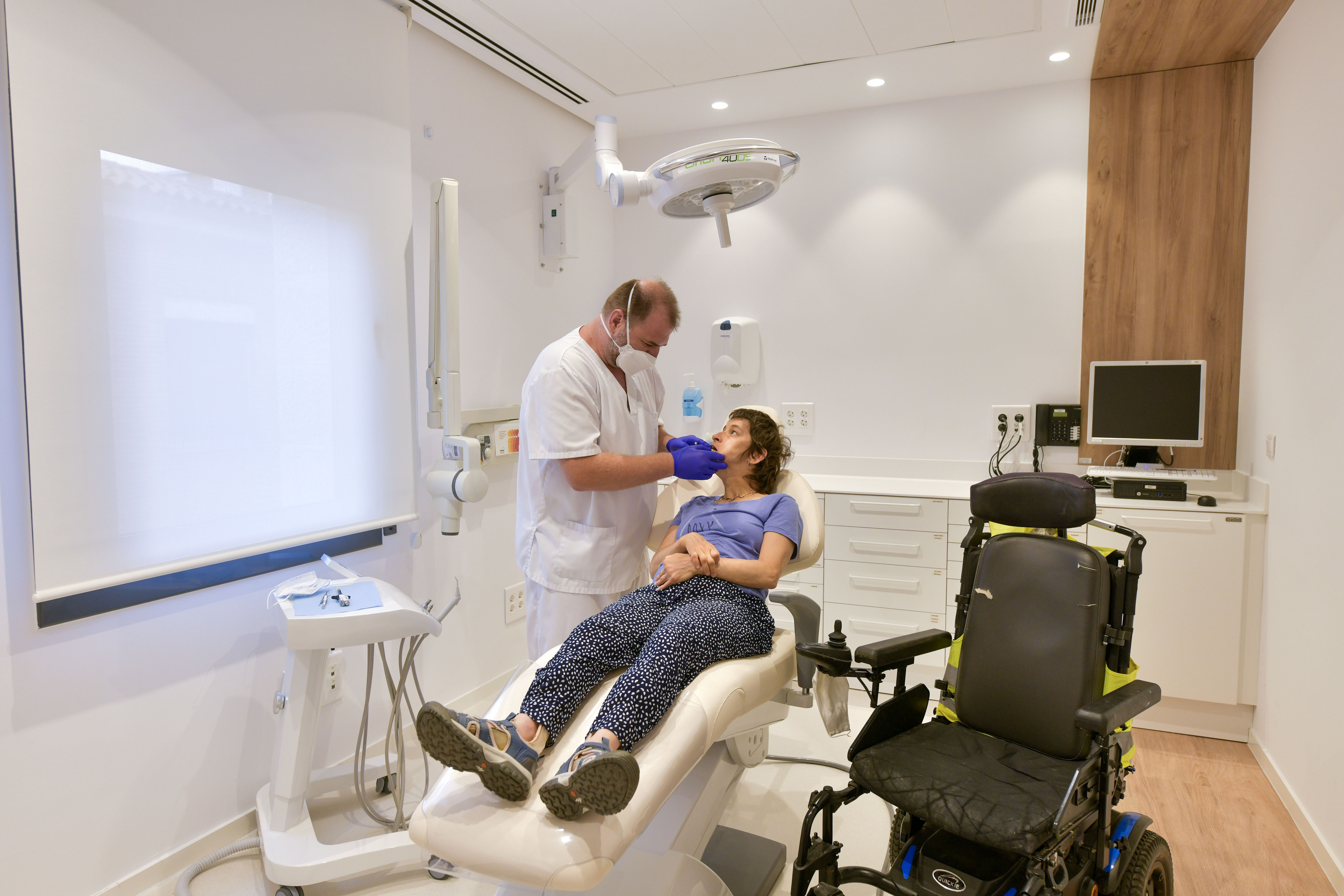 Salut apropa el servei d’odontologia a pacients amb diversitat funcional que s’atenen a l’IOMA de la Clínica Sant Josep Salut apropa el servei d’odontologia a pacients amb diversitat funcional que s’atenen a l’IOMA de la Clínica Sant Josep